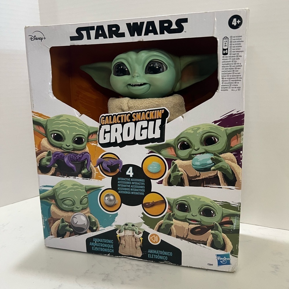 Star Wars Baby Yoda Green and Brown Doll